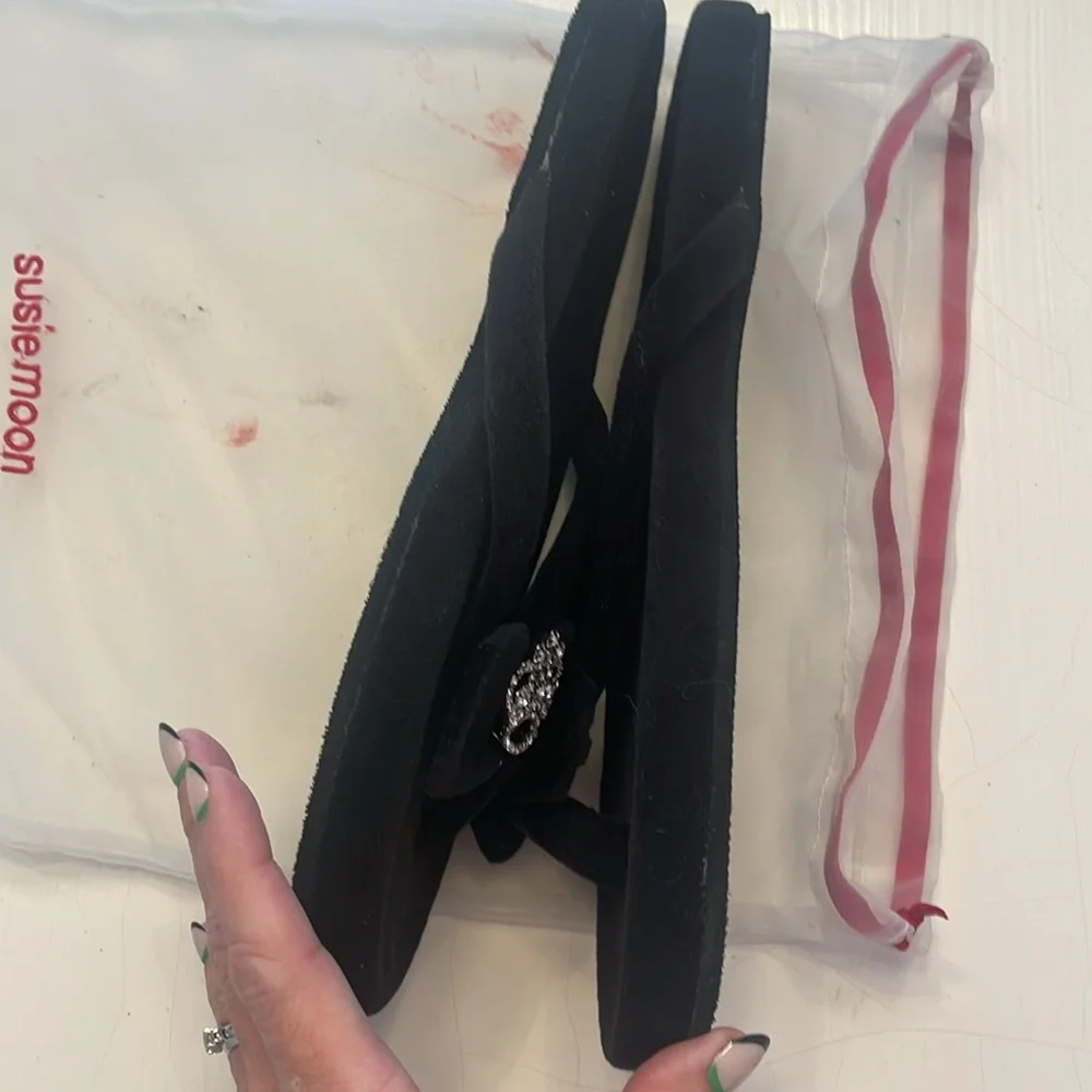 🖤 Susie Moon Velvet feel slip flops Never worn 🖤 - Picture 3 of 5